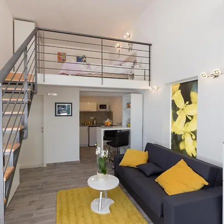 Pomet Apartment *