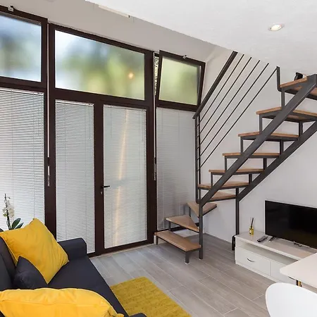 Pomet Apartment